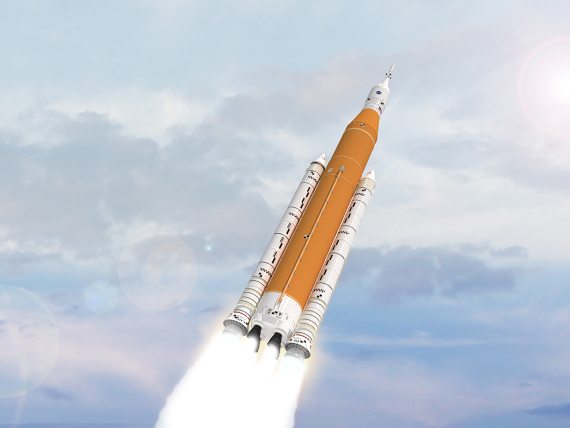BBVA-OpenMind-ambiciones lunares y marcianas de la NASA-Carrera espacial 3El cohete Space Launch System (SLS) de la NASA se eleva al espacio en este dibujo artístico. Crédito: NASA