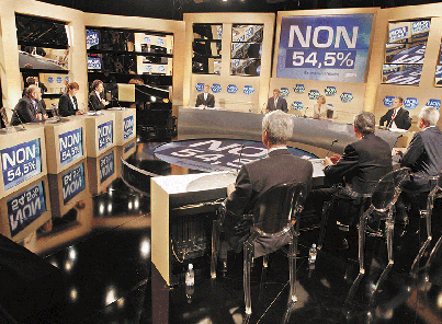 BBVA-OpenMind-Europa-Civil societyand EU enlargement-Nieves PErez-Solorzano Borragan-TV debate on TF1 channel during the French referendum on European Constitution, on 29 May 2005.