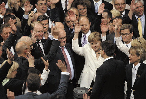 BBVA-OpenMind-Europa-Alesina-Alemania. El parlamento alemán aprueba la ratificación del Pacto de Estabilidad en junio de 2012.