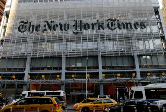 BBVA-OpenMind-Libro 2018-Perplejidad-Owen-New-York-Times-Successful news media such as The New York Times or The Washington Post are often accused of publishing fake news when that information is not of the interest of some elites.