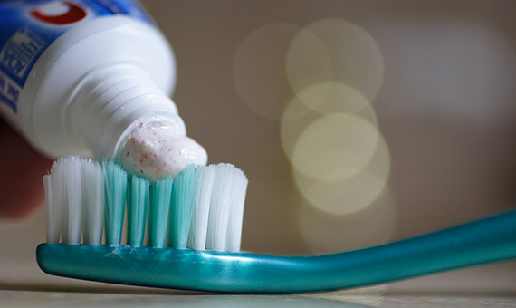 BBVA-OpenMind-Pastas dentífricas, cremas y detergentes incluyeron las microesferas como la gran innovación, para conseguir un efecto abrasivo. 