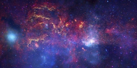 En el Año Internacional de la Astronomía 2009, el Hubble, el Spitzer y el Chandra capturaron un trío de imágenes de la región central de la Vía Láctea. Muestra las distintas longitudes de onda de cada observartorio. Crédito: NASA/JPL-Caltech/ESA/CXC/STScI