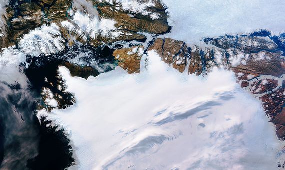 BBVA-OpenMind-otros efectos del cambio climatico-Terremotos 3- La desaparición de la masa de hielo en regiones como Groenlandia podría llegar a desatar fenómenos geológicos que amenacen la costa europea. Imagen: ESA