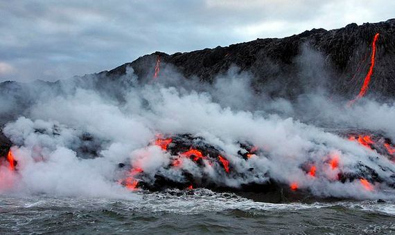 El aumento de las precipitaciones puede llegar a afectar a los ciclos de volcanes, tal y como han estudiado en el volcán Kilauea, en Hawái. Crédito: Wikimedia