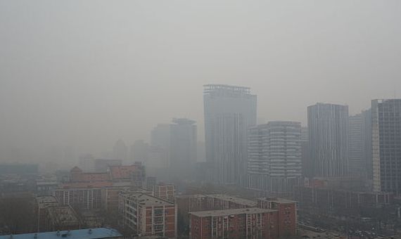 BBVA-OpenMind-Yanes-La polucion del aire-Contaminacion aire-riesgo salud 2-La diferencia entre vivir en una ciudad limpia y una con altos niveles de contaminación puede suponer entre 2 y 3 años más de vida. Imagen: Wikimedia