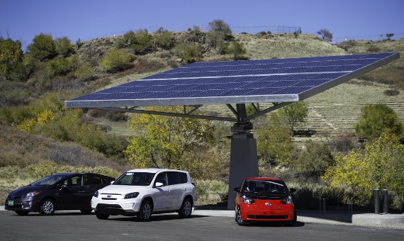 BBVA-OpenMind-Yanes-coche electrico verdaderamente sostenible 4 Alimentar los coches eléctricos con energías renovables supondría una gran reducción de la huella de carbono de este tipo de vehículos. Imagen: National Renewable Energy Lab