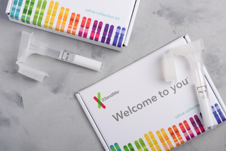 Actualmente los únicos análisis genéticos DTC de salud autorizados por la FDA son todos de 23andMe, e incluyen la detección de los genes de ciertas enfermedades hereditarias. Crédito: <strong>Nevodka / Alamy</strong>