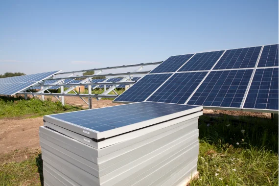 El reciclaje de los metales valiosos de los paneles fotovoltaicos ya es posible, si bien necesita perfeccionar algunos procesos, como la eliminación de polímeros. Crédito: Getty Images/fStop