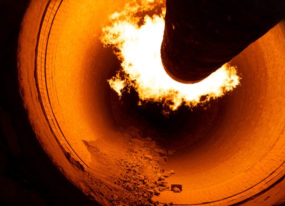 BBVA-OpenMind-cuaderno 2-Tecnologias de captura de CO2-1 Cierre de la llama en horno rotatorio durante el modo de calefacción en planta de cemento.